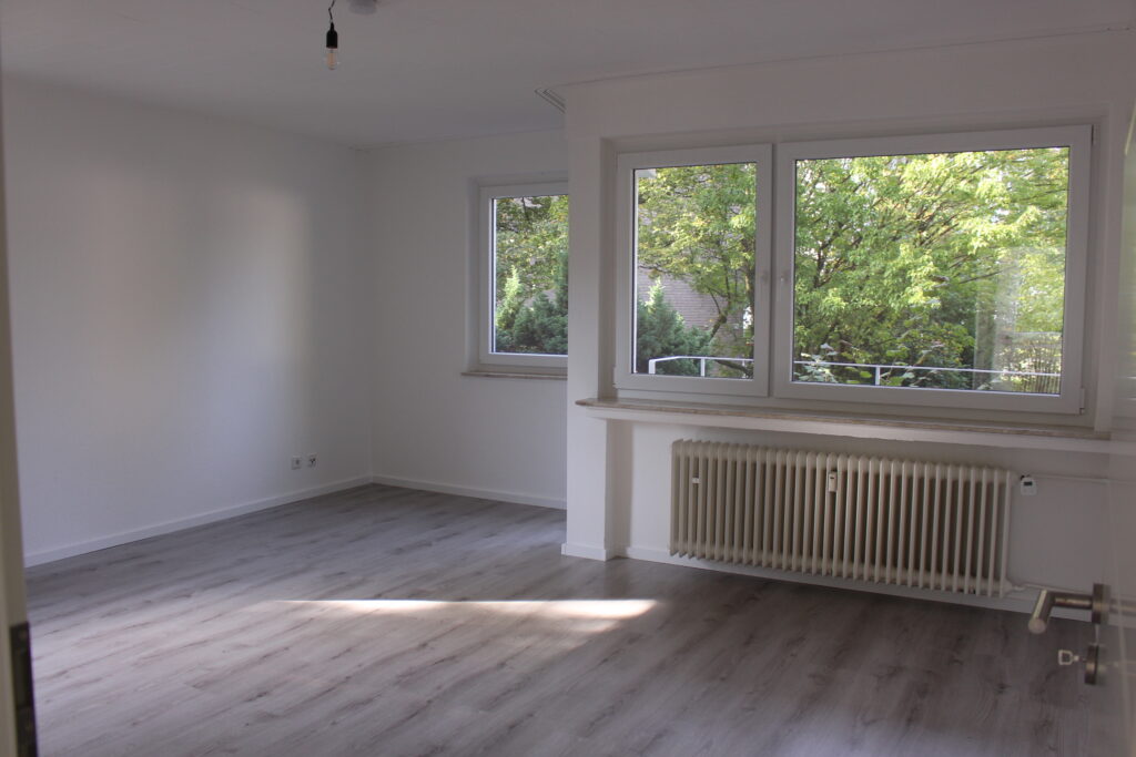 Leeres Wohnzimmer vor dem Home Staging 